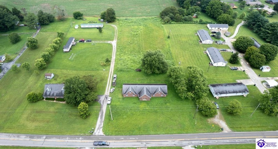 Charlie Moran Highway, Horse Cave, Kentucky 42749, ,2 BathroomsBathrooms,For Sale,Charlie Moran Highway,HK24002774