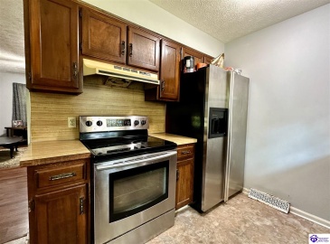 Greenbriar Court, Campbellsville, Kentucky 42718, ,1 BathroomBathrooms,For Sale,Greenbriar Court,HK24002625