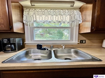 Greenbriar Court, Campbellsville, Kentucky 42718, ,1 BathroomBathrooms,For Sale,Greenbriar Court,HK24002625