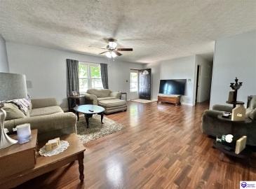 Greenbriar Court, Campbellsville, Kentucky 42718, ,1 BathroomBathrooms,For Sale,Greenbriar Court,HK24002625