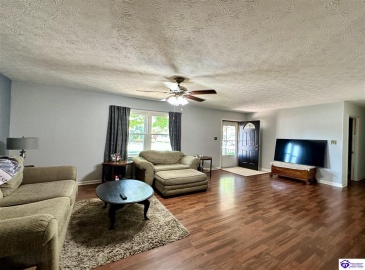 Greenbriar Court, Campbellsville, Kentucky 42718, ,1 BathroomBathrooms,For Sale,Greenbriar Court,HK24002625