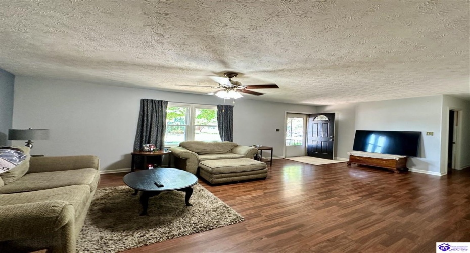 Greenbriar Court, Campbellsville, Kentucky 42718, ,1 BathroomBathrooms,For Sale,Greenbriar Court,HK24002625