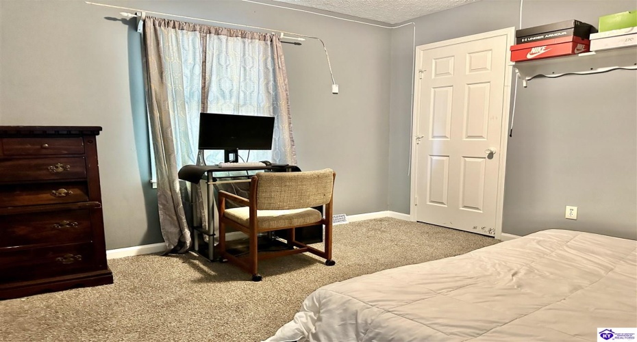 Greenbriar Court, Campbellsville, Kentucky 42718, ,1 BathroomBathrooms,For Sale,Greenbriar Court,HK24002625