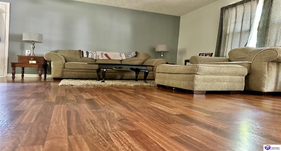 Greenbriar Court, Campbellsville, Kentucky 42718, ,1 BathroomBathrooms,For Sale,Greenbriar Court,HK24002625