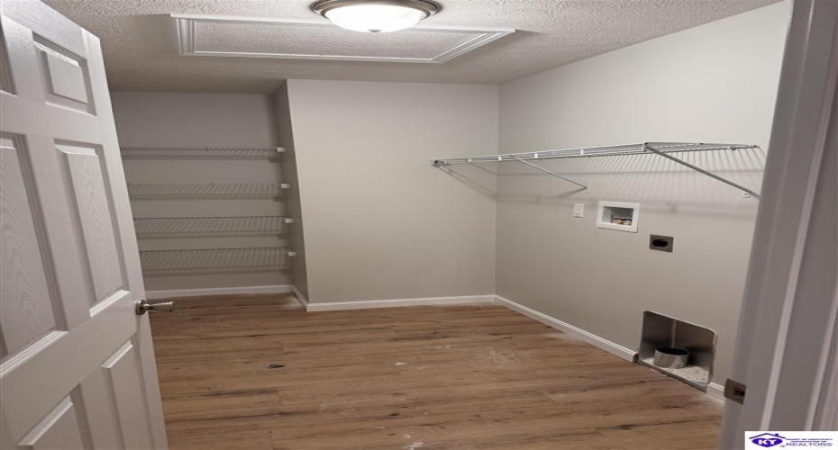 Mandan Ct, Guston, Kentucky 40142, ,2 BathroomsBathrooms,For Sale,Mandan Ct,HK24002792