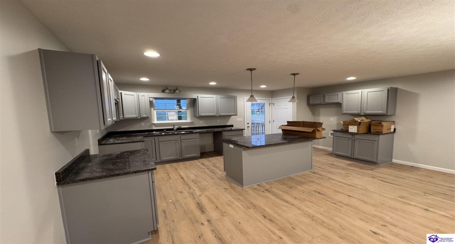 Mandan Ct, Guston, Kentucky 40142, ,2 BathroomsBathrooms,For Sale,Mandan Ct,HK24002792