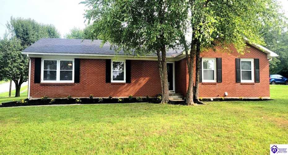 Indian Hills Drive, Elizabethtown, Kentucky 42701, ,2 BathroomsBathrooms,For Sale,Indian Hills Drive,HK24002801