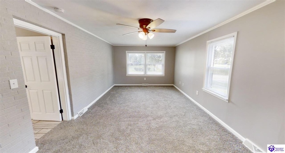 Indian Hills Drive, Elizabethtown, Kentucky 42701, ,2 BathroomsBathrooms,For Sale,Indian Hills Drive,HK24002801