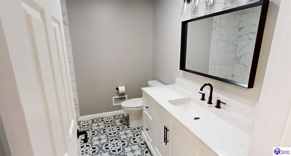 Indian Hills Drive, Elizabethtown, Kentucky 42701, ,2 BathroomsBathrooms,For Sale,Indian Hills Drive,HK24002801