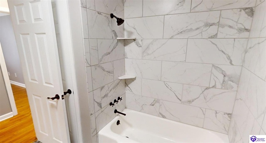 Indian Hills Drive, Elizabethtown, Kentucky 42701, ,2 BathroomsBathrooms,For Sale,Indian Hills Drive,HK24002801