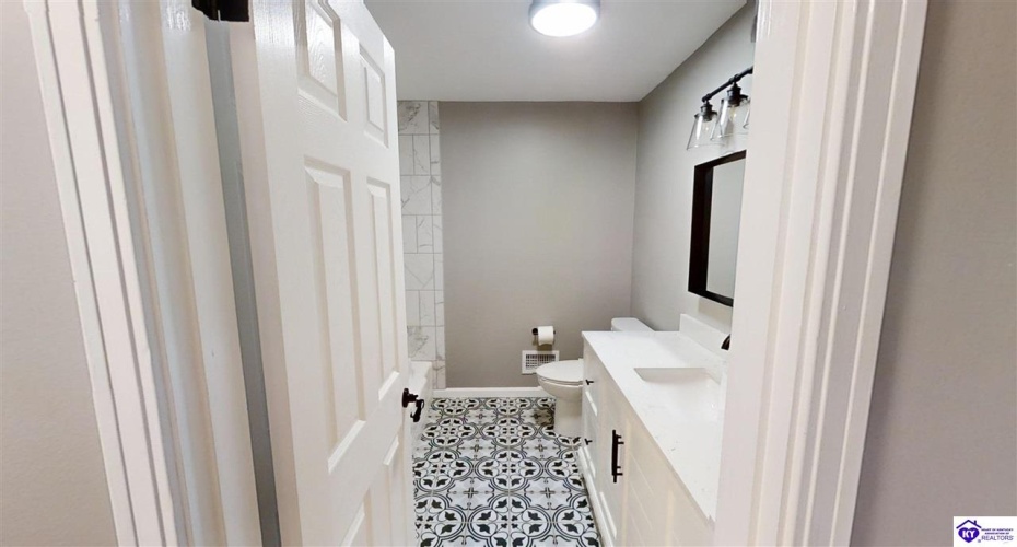 Indian Hills Drive, Elizabethtown, Kentucky 42701, ,2 BathroomsBathrooms,For Sale,Indian Hills Drive,HK24002801