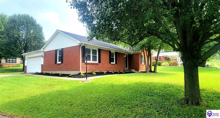 Indian Hills Drive, Elizabethtown, Kentucky 42701, ,2 BathroomsBathrooms,For Sale,Indian Hills Drive,HK24002801