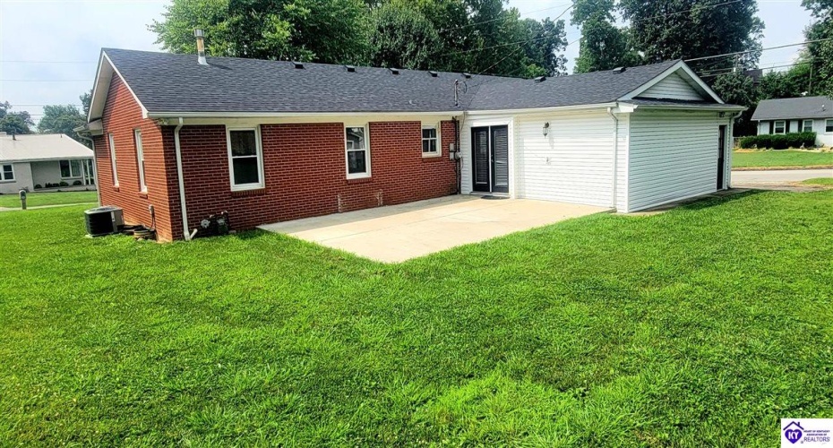 Indian Hills Drive, Elizabethtown, Kentucky 42701, ,2 BathroomsBathrooms,For Sale,Indian Hills Drive,HK24002801