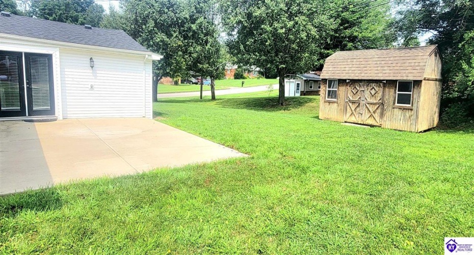 Indian Hills Drive, Elizabethtown, Kentucky 42701, ,2 BathroomsBathrooms,For Sale,Indian Hills Drive,HK24002801