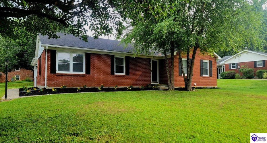 Indian Hills Drive, Elizabethtown, Kentucky 42701, ,2 BathroomsBathrooms,For Sale,Indian Hills Drive,HK24002801