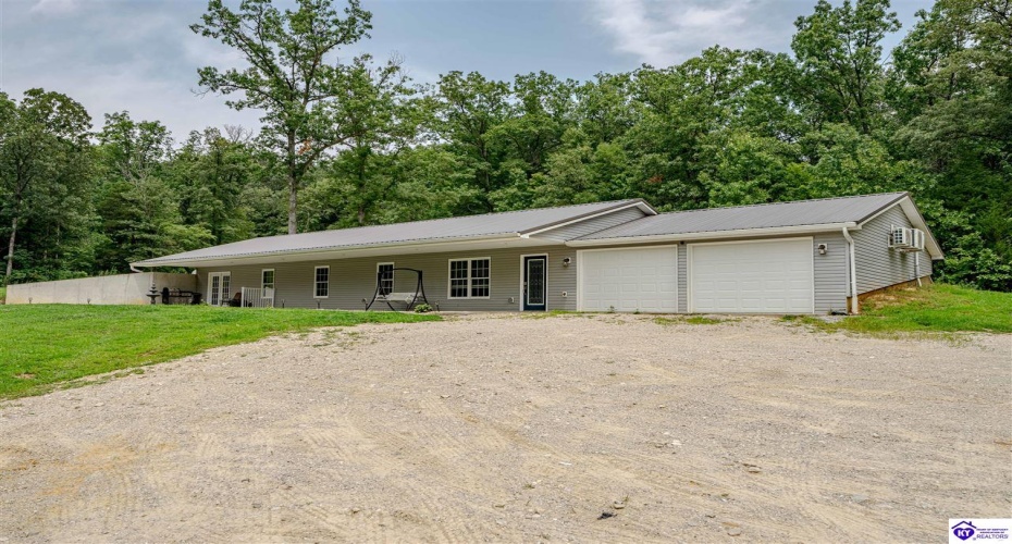 Wright Clark Cemetery Road, Cecilia, Kentucky 42724, ,5 BathroomsBathrooms,For Sale,Wright Clark Cemetery Road,HK24002803