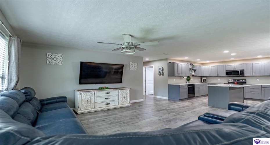 Wright Clark Cemetery Road, Cecilia, Kentucky 42724, ,5 BathroomsBathrooms,For Sale,Wright Clark Cemetery Road,HK24002803