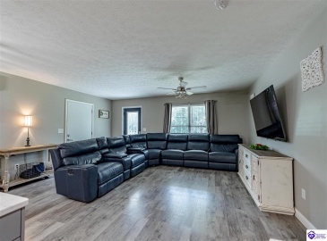 Wright Clark Cemetery Road, Cecilia, Kentucky 42724, ,5 BathroomsBathrooms,For Sale,Wright Clark Cemetery Road,HK24002803