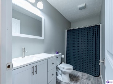 Wright Clark Cemetery Road, Cecilia, Kentucky 42724, ,5 BathroomsBathrooms,For Sale,Wright Clark Cemetery Road,HK24002803