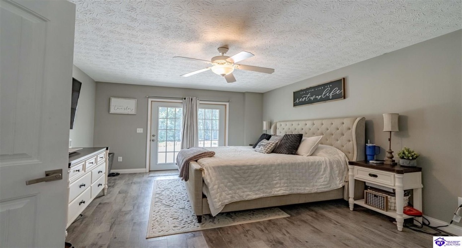 Wright Clark Cemetery Road, Cecilia, Kentucky 42724, ,5 BathroomsBathrooms,For Sale,Wright Clark Cemetery Road,HK24002803