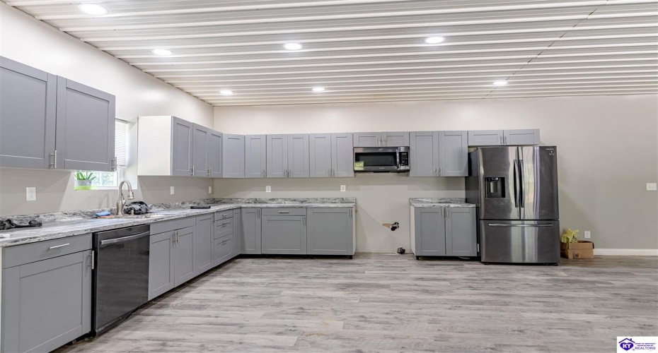 Wright Clark Cemetery Road, Cecilia, Kentucky 42724, ,5 BathroomsBathrooms,For Sale,Wright Clark Cemetery Road,HK24002803