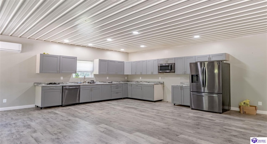 Wright Clark Cemetery Road, Cecilia, Kentucky 42724, ,5 BathroomsBathrooms,For Sale,Wright Clark Cemetery Road,HK24002803