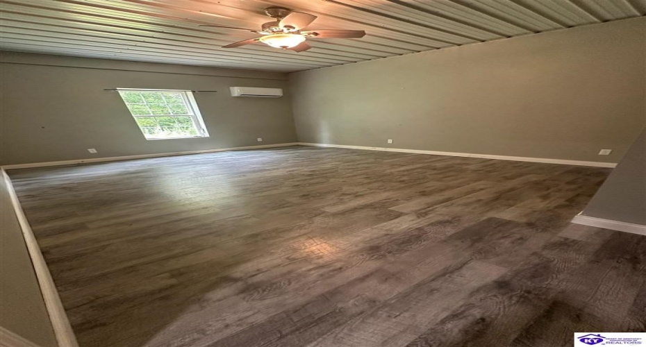 Wright Clark Cemetery Road, Cecilia, Kentucky 42724, ,5 BathroomsBathrooms,For Sale,Wright Clark Cemetery Road,HK24002803