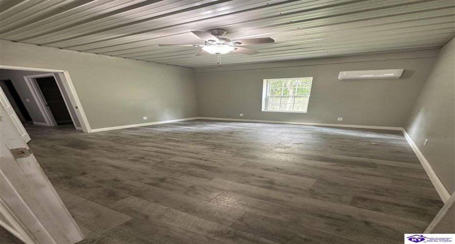 Wright Clark Cemetery Road, Cecilia, Kentucky 42724, ,5 BathroomsBathrooms,For Sale,Wright Clark Cemetery Road,HK24002803