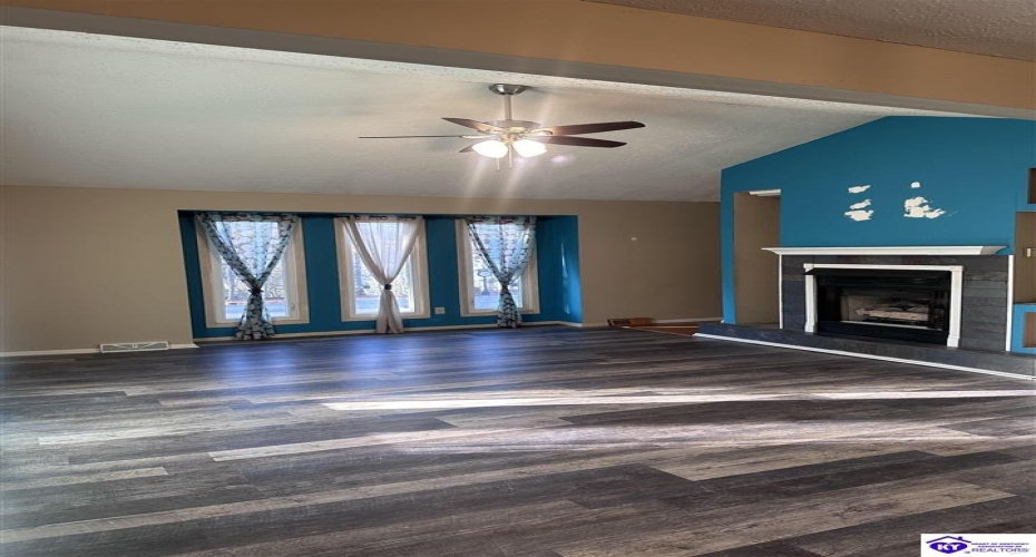 Pine Ridge Drive, Brandenburg, Kentucky 40108, ,2 BathroomsBathrooms,For Sale,Pine Ridge Drive,HK24000337