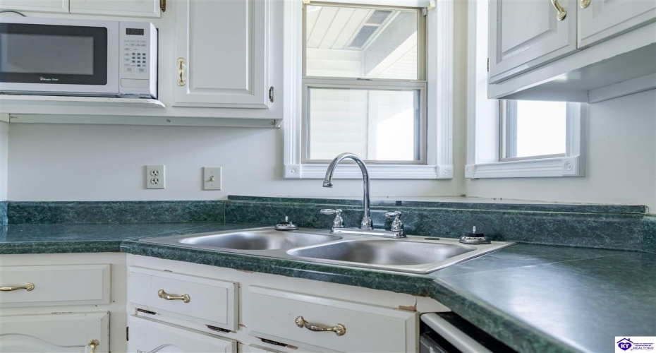 Anneta Road, Leitchfield, Kentucky 42754, ,2 BathroomsBathrooms,For Sale,Anneta Road,HK24002858