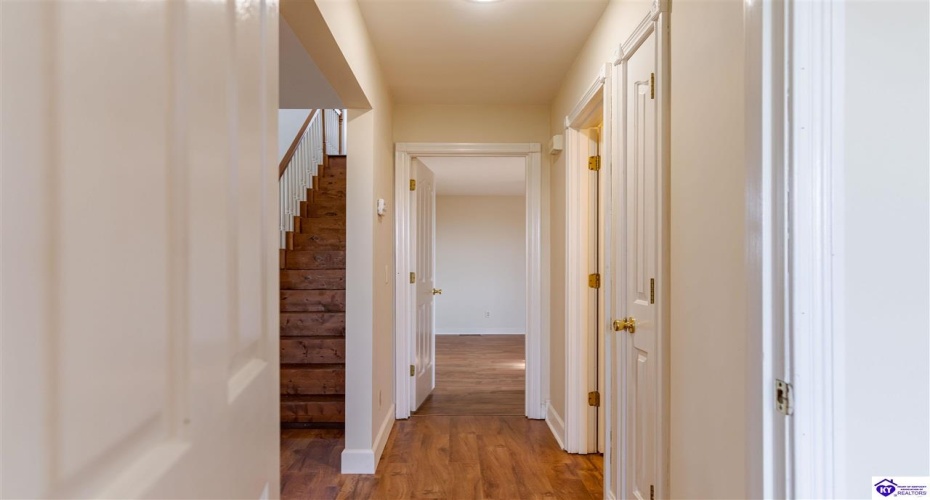 Anneta Road, Leitchfield, Kentucky 42754, ,2 BathroomsBathrooms,For Sale,Anneta Road,HK24002858