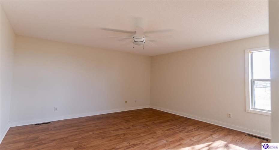 Anneta Road, Leitchfield, Kentucky 42754, ,2 BathroomsBathrooms,For Sale,Anneta Road,HK24002858