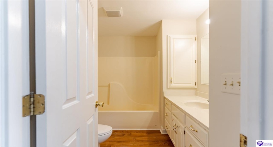 Anneta Road, Leitchfield, Kentucky 42754, ,2 BathroomsBathrooms,For Sale,Anneta Road,HK24002858