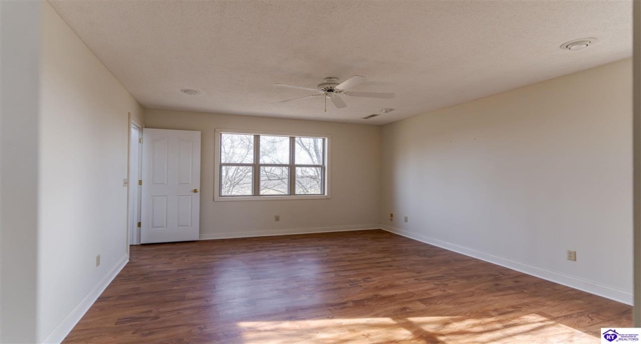 Anneta Road, Leitchfield, Kentucky 42754, ,2 BathroomsBathrooms,For Sale,Anneta Road,HK24002858