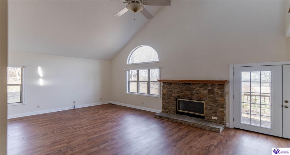 Anneta Road, Leitchfield, Kentucky 42754, ,2 BathroomsBathrooms,For Sale,Anneta Road,HK24002858