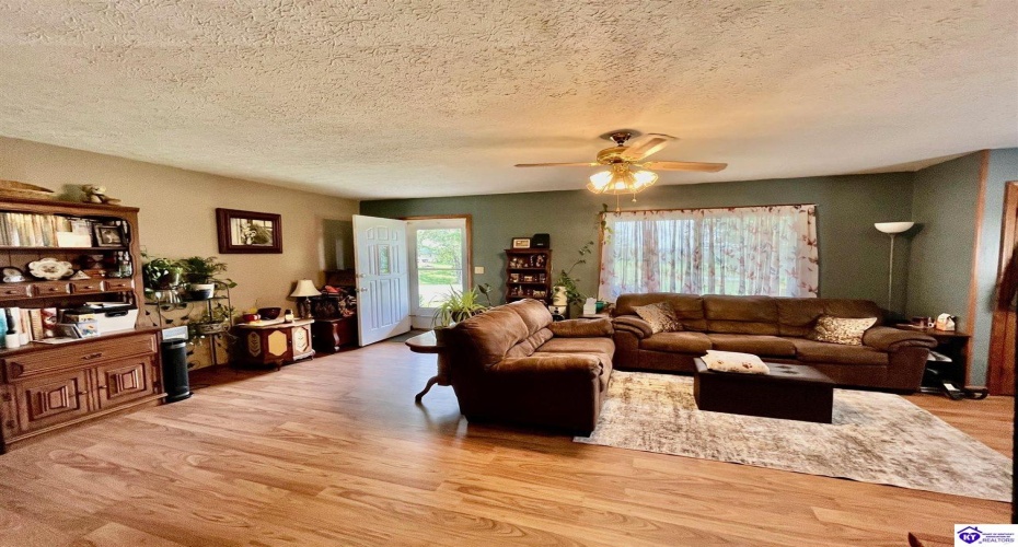 Dove Lane, Brownsville, Kentucky 42210, ,1 BathroomBathrooms,For Sale,Dove Lane,HK24002893