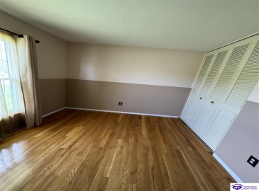 Highland Drive, Radcliff, Kentucky 40159, ,2 BathroomsBathrooms,For Sale,Highland Drive,HK24002903