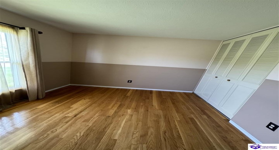 Highland Drive, Radcliff, Kentucky 40159, ,2 BathroomsBathrooms,For Sale,Highland Drive,HK24002903