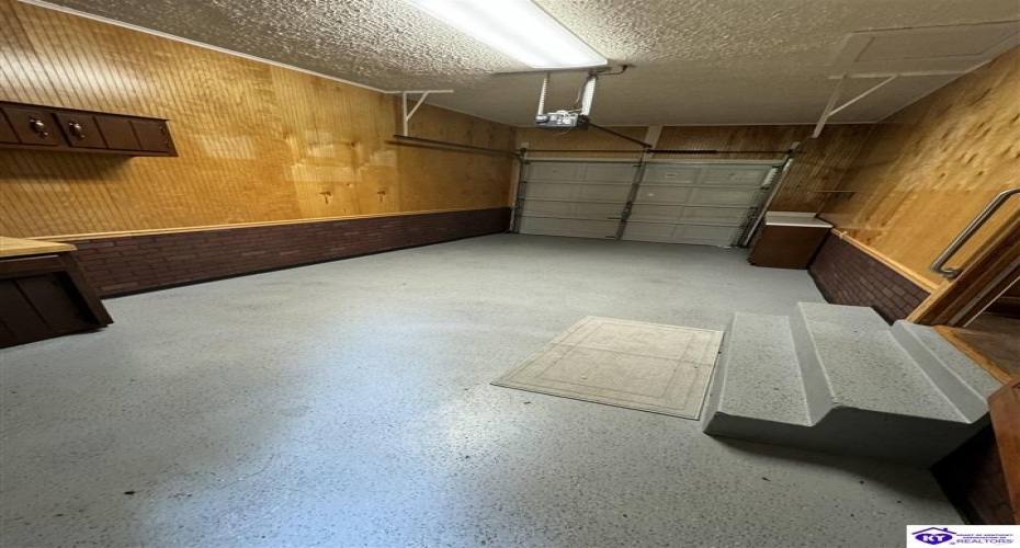 Highland Drive, Radcliff, Kentucky 40159, ,2 BathroomsBathrooms,For Sale,Highland Drive,HK24002903