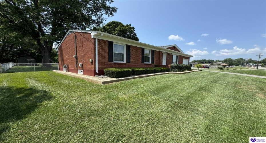 Highland Drive, Radcliff, Kentucky 40159, ,2 BathroomsBathrooms,For Sale,Highland Drive,HK24002903