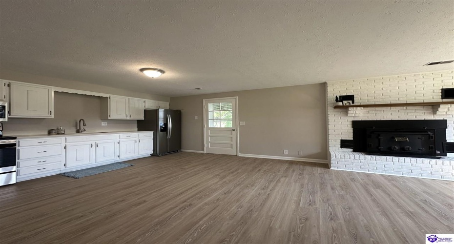 Midway Road, Brandenburg, Kentucky 40108, ,2 BathroomsBathrooms,For Sale,Midway Road,HK24002914