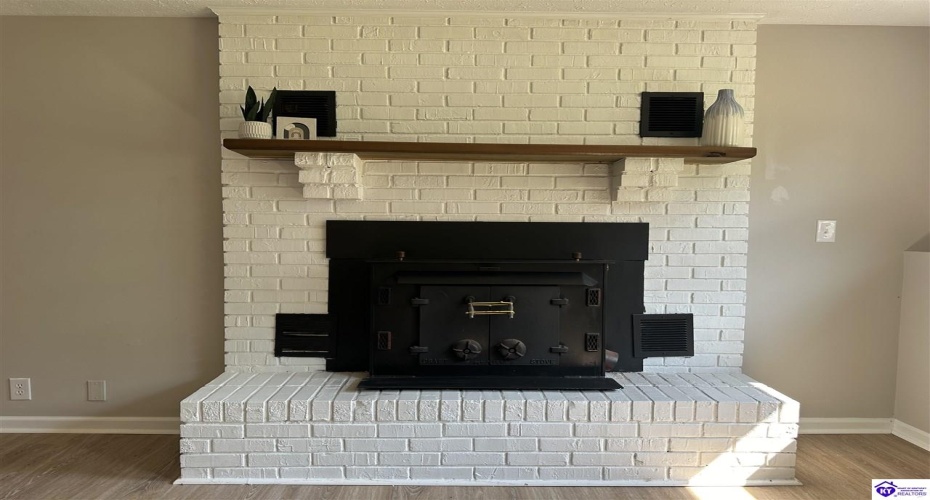 Midway Road, Brandenburg, Kentucky 40108, ,2 BathroomsBathrooms,For Sale,Midway Road,HK24002914