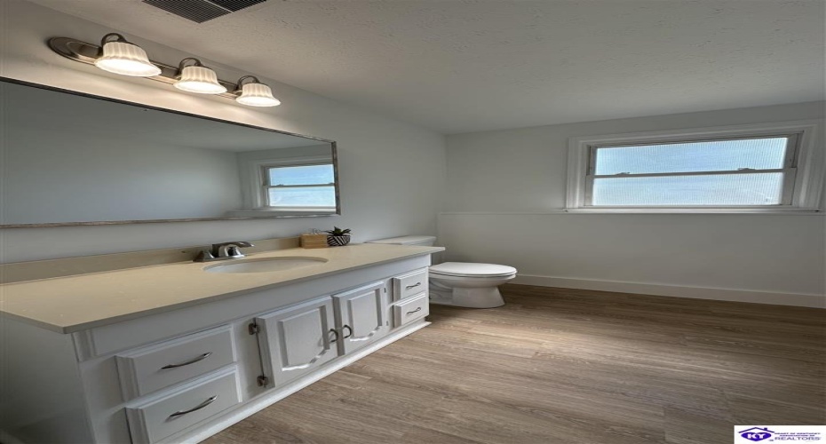 Midway Road, Brandenburg, Kentucky 40108, ,2 BathroomsBathrooms,For Sale,Midway Road,HK24002914