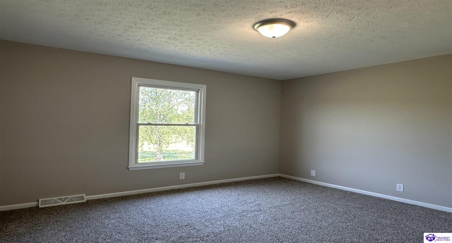 Midway Road, Brandenburg, Kentucky 40108, ,2 BathroomsBathrooms,For Sale,Midway Road,HK24002914