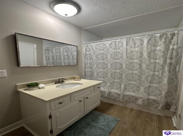 Midway Road, Brandenburg, Kentucky 40108, ,2 BathroomsBathrooms,For Sale,Midway Road,HK24002914