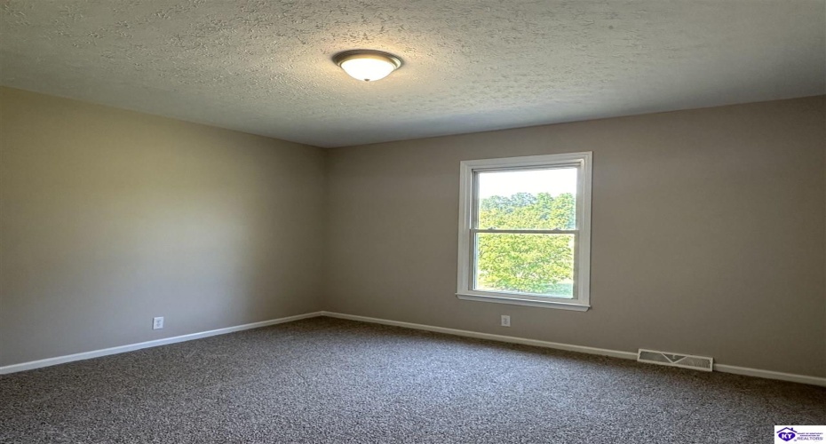 Midway Road, Brandenburg, Kentucky 40108, ,2 BathroomsBathrooms,For Sale,Midway Road,HK24002914