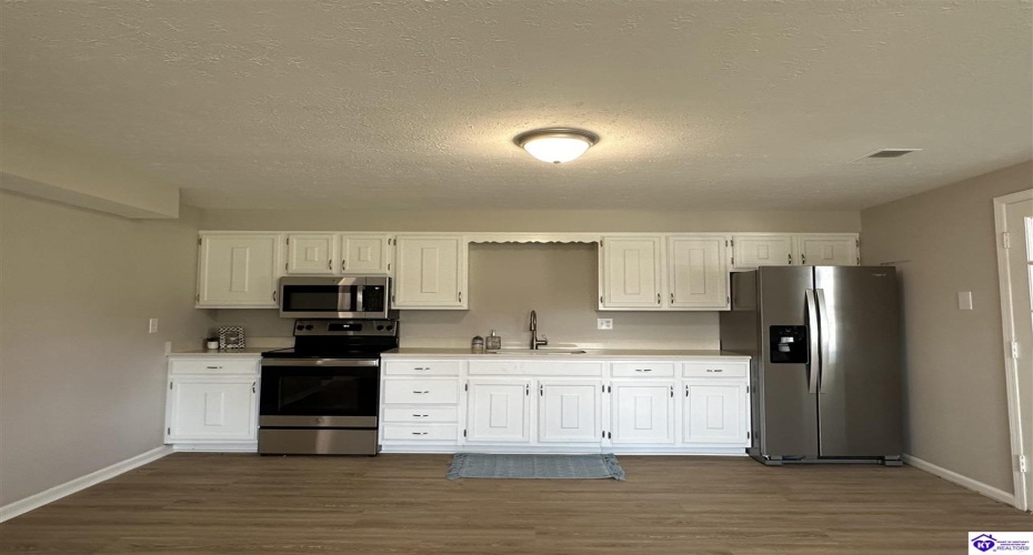 Midway Road, Brandenburg, Kentucky 40108, ,2 BathroomsBathrooms,For Sale,Midway Road,HK24002914