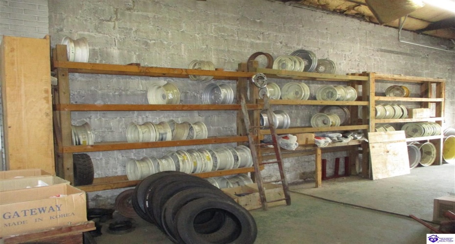 Hardinsburg Road, Cecilia, Kentucky 42724, ,For Sale,Hardinsburg Road,HK24002930