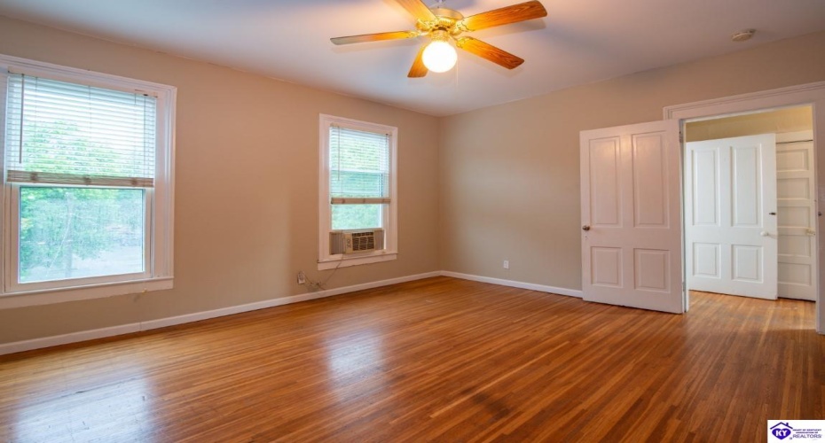 Vernon Avenue, Louisville, Kentucky 40206, 1 Bedroom Bedrooms, ,For Sale,Vernon Avenue,HK24002932