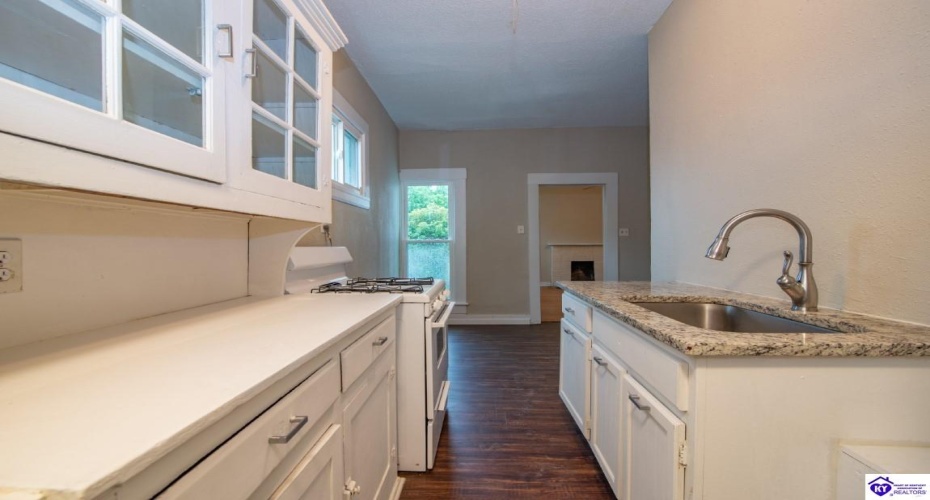 Vernon Avenue, Louisville, Kentucky 40206, 1 Bedroom Bedrooms, ,For Sale,Vernon Avenue,HK24002932